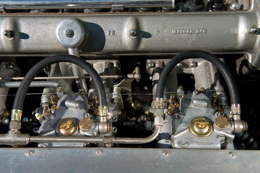 Моторный отсек Aston Martin DB4 GT (0104/L) 1960 года  (фото 9 из 40)